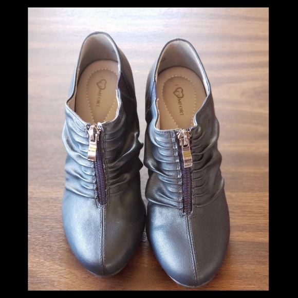 I Love Comfort: Cendra: Navy Ankle Bootie - Picture 4 of 4